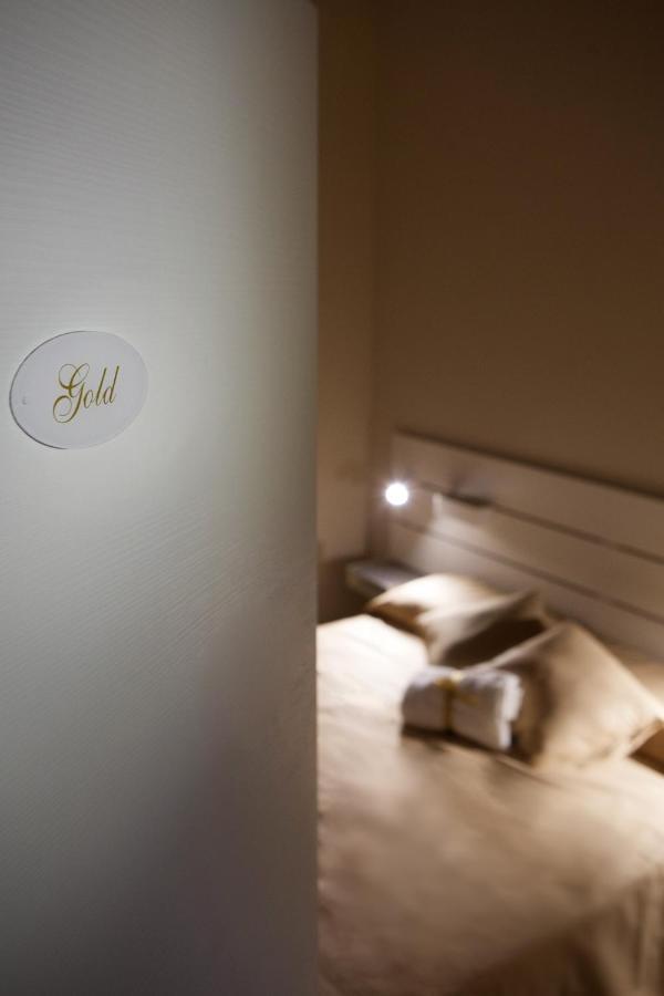 La Casa Di Alje Hotel เนเปิลส์ ภายนอก รูปภาพ